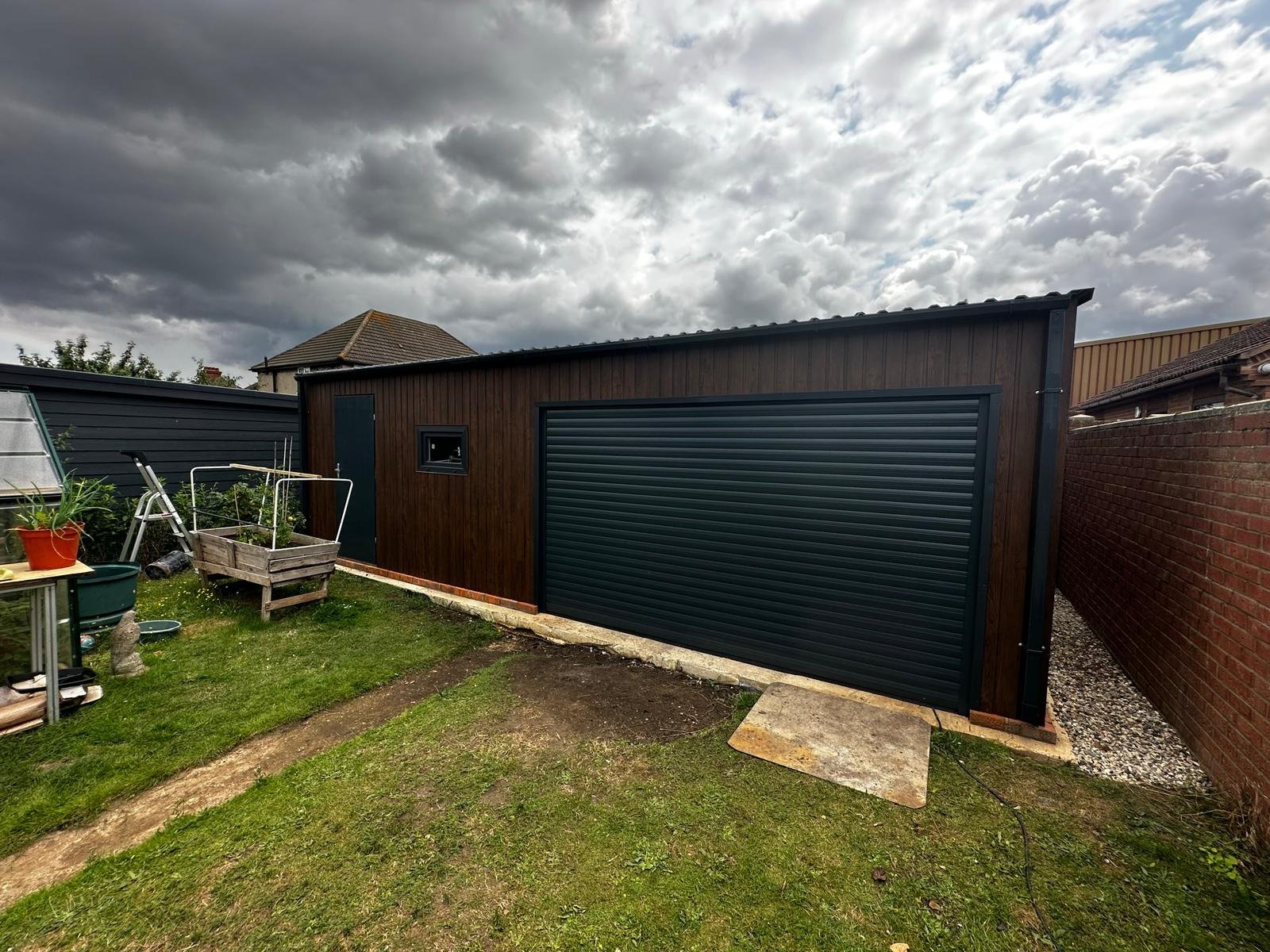 Garages 6